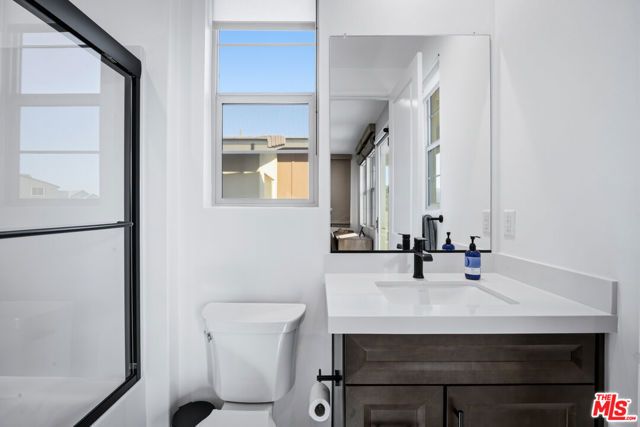 11728 Canoga Avenue, Chatsworth (los Angeles), CA 91311