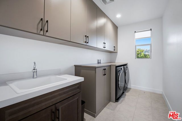11728 Canoga Avenue, Chatsworth (los Angeles), CA 91311