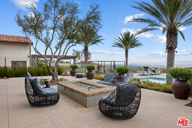 11728 Canoga Avenue, Chatsworth (los Angeles), CA 91311