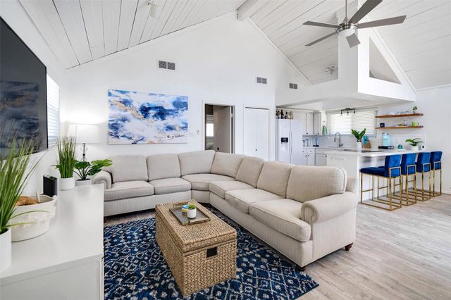 1127 Tiki Drive, Tiki Island, TX 77554