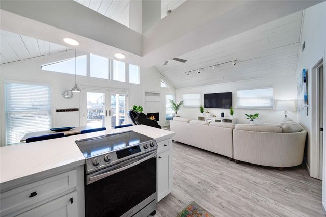 1127 Tiki Drive, Tiki Island, TX 77554