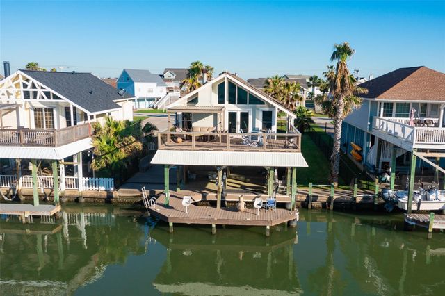1127 Tiki Drive, Tiki Island, TX 77554
