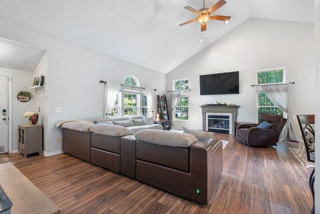 123 Hawthorn Boulevard, Delaware, OH 43015