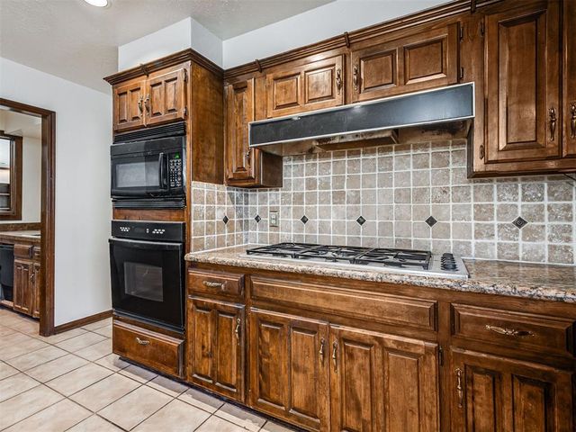 3328 Willow Brook Road, Oklahoma City, OK 73120