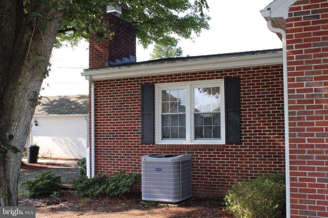 596 JESSIE DUPONT MEMORIAL HWY, Burgess, VA 22432