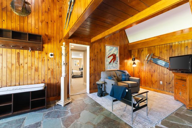 238 Stowe Hill Road, Wilmington, VT 05363