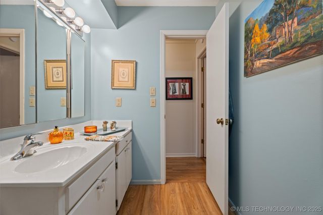 39 SE Shadowlake Drive 39, Bartlesville, OK 74006