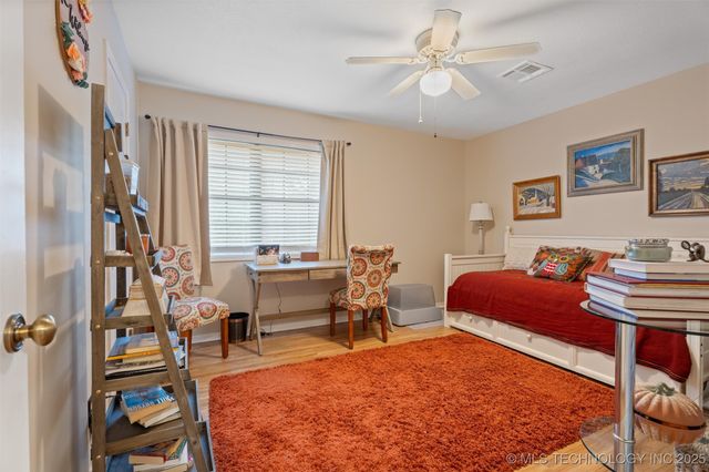 39 SE Shadowlake Drive 39, Bartlesville, OK 74006