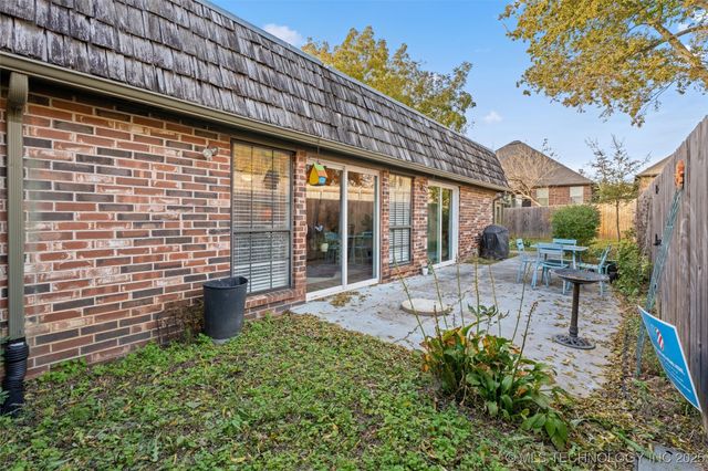 39 SE Shadowlake Drive 39, Bartlesville, OK 74006