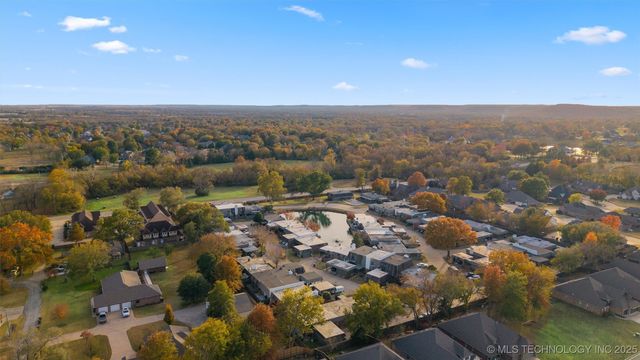 39 SE Shadowlake Drive 39, Bartlesville, OK 74006