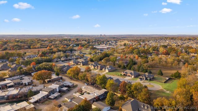 39 SE Shadowlake Drive 39, Bartlesville, OK 74006