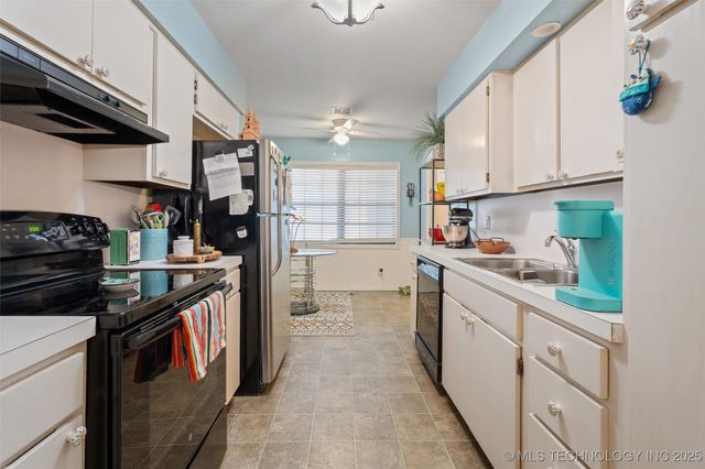 39 SE Shadowlake Drive 39, Bartlesville, OK 74006