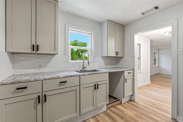 3455 Kellogg Avenue, Dallas, TX 75216