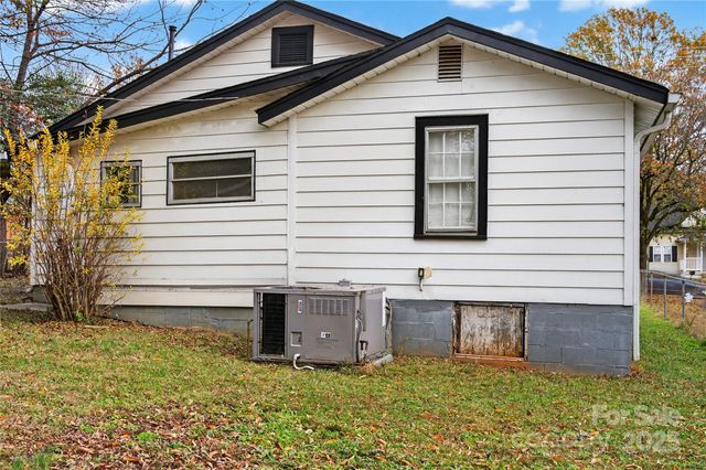 1114 Wilson W Lee Boulevard, Statesville, NC 28677