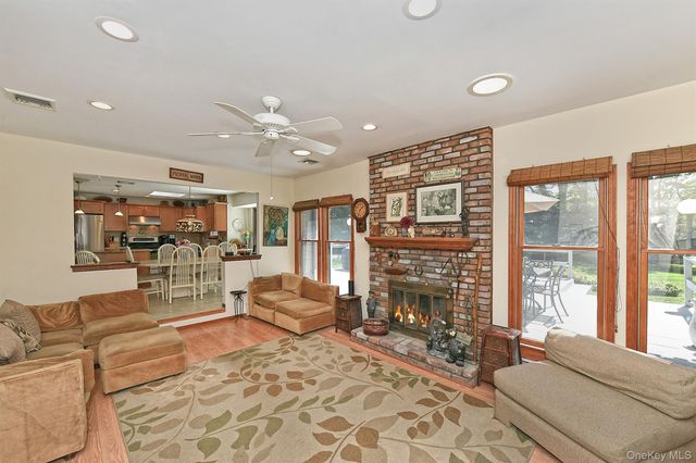 6 Fielding Court, Dix Hills, NY 11746