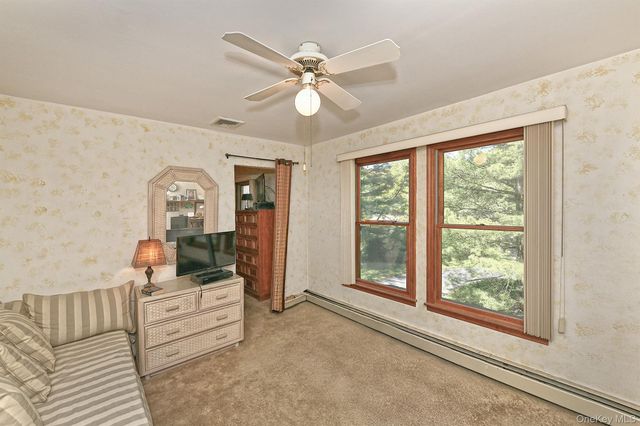 6 Fielding Court, Dix Hills, NY 11746