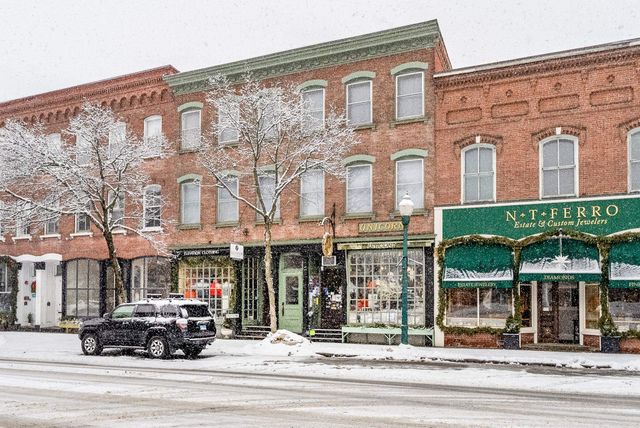 15 Central Street, Woodstock, VT 05091