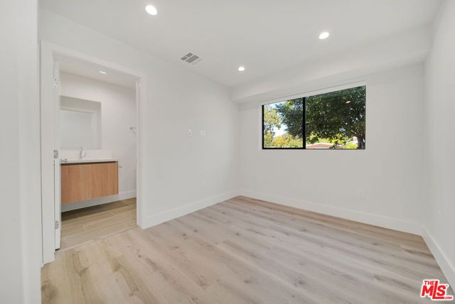 406 N Kenmore Avenue, Los Angeles, CA 90004