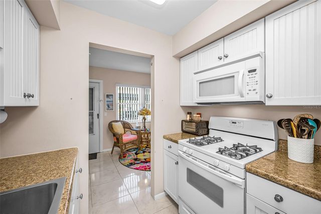 5257 81ST LANE N 2, St Petersburg, FL 33709