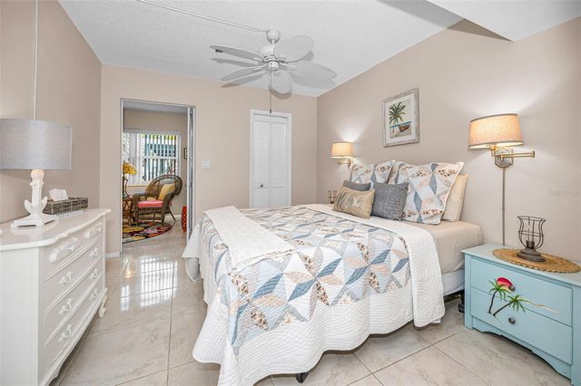 5257 81ST LANE N 2, St Petersburg, FL 33709