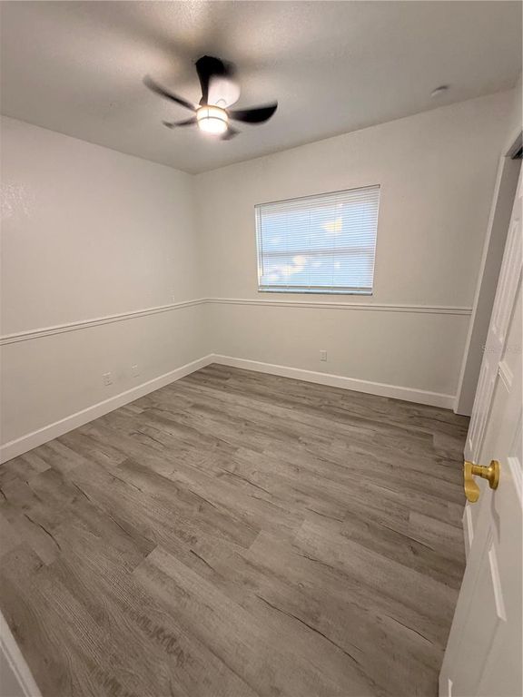 Image 12 of property listing at 7513 RUSTIC DRIVE, Tampa, FL 33634