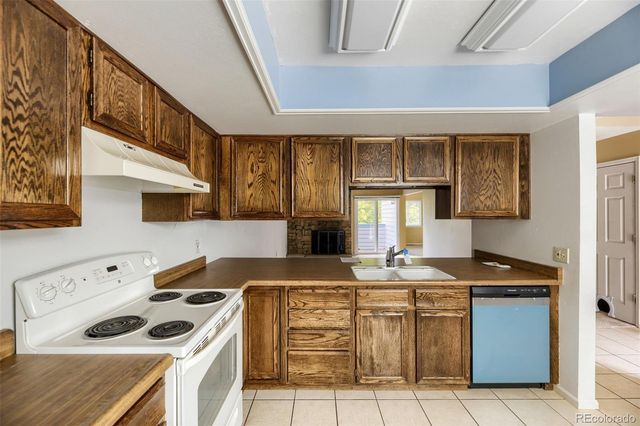 2405 S Worchester Court B, Aurora, CO 80014