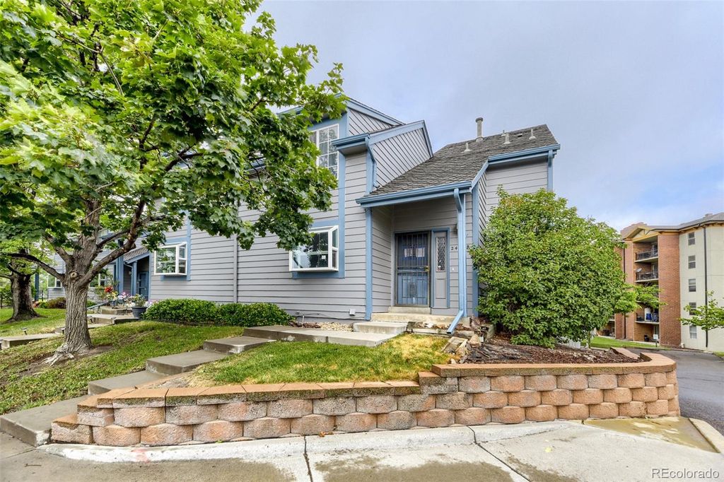 2405 S Worchester Court B, Aurora, CO 80014
