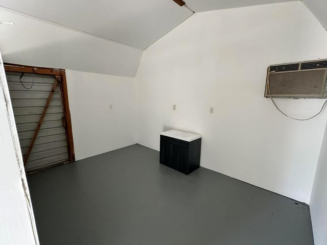 614 Fm 1406 Road, Winnie, TX 77665