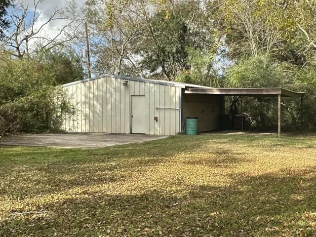 614 Fm 1406 Road, Winnie, TX 77665