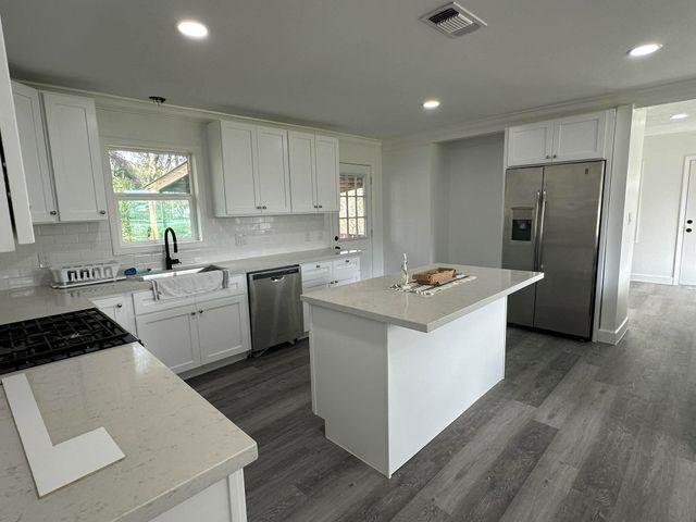 614 Fm 1406 Road, Winnie, TX 77665