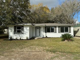 614 Fm 1406 Road, Winnie, TX 77665