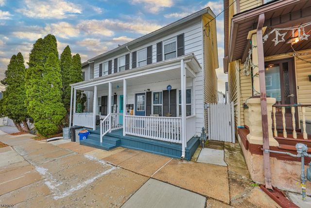 300 Chambers St, Phillipsburg Town, NJ 08865