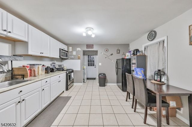 300 Chambers St, Phillipsburg Town, NJ 08865