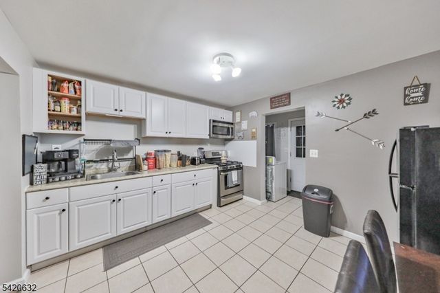 300 Chambers St, Phillipsburg Town, NJ 08865