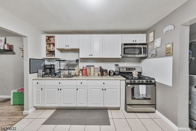 300 Chambers St, Phillipsburg Town, NJ 08865
