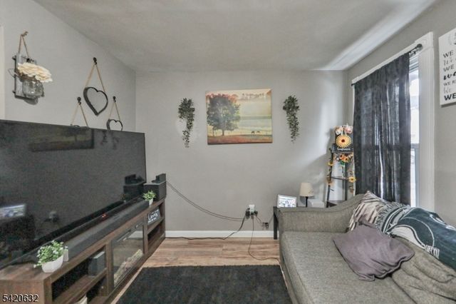300 Chambers St, Phillipsburg Town, NJ 08865