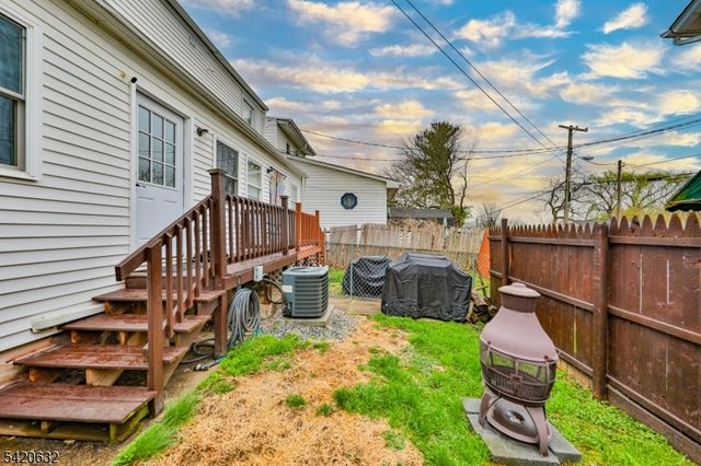 300 Chambers St, Phillipsburg Town, NJ 08865