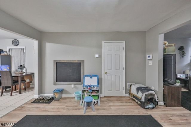 300 Chambers St, Phillipsburg Town, NJ 08865