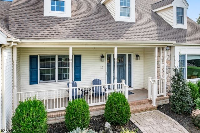 16 Mcmannus Dr, Hillsborough Twp., NJ 08844