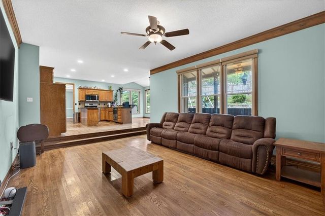 1608 NE 81st Street, Kansas City, MO 64118