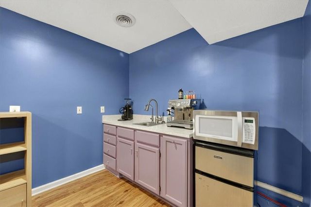 1608 NE 81st Street, Kansas City, MO 64118