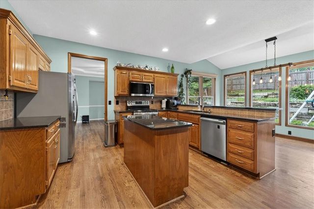 1608 NE 81st Street, Kansas City, MO 64118