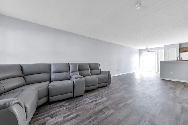 8326 Bruntsfield Road, Columbus, OH 43235