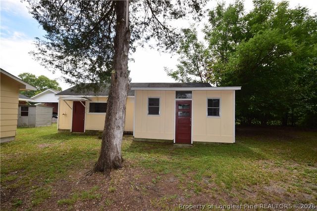 108 S Sixth Street, Spring Lake, NC 28390
