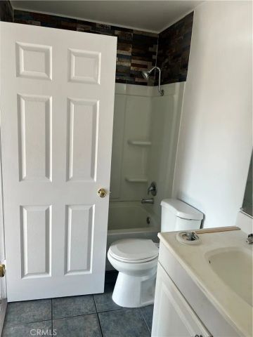 7303 Exeter 212, Paramount, CA 90723