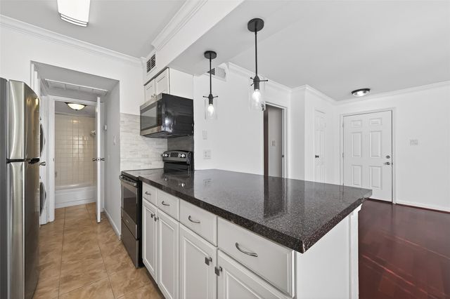 12660 Ashford Point Drive 606, Houston, TX 77082