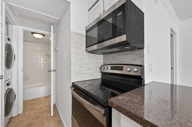 12660 Ashford Point Drive 606, Houston, TX 77082