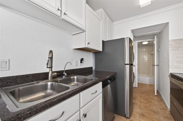 12660 Ashford Point Drive 606, Houston, TX 77082