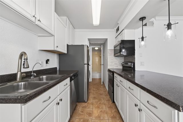 12660 Ashford Point Drive 606, Houston, TX 77082