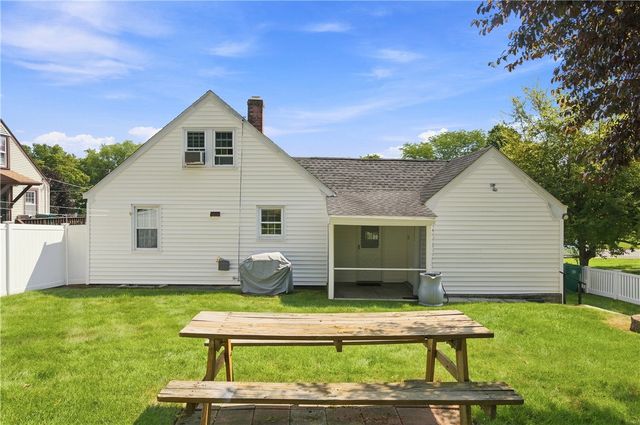 74 Macarthur Road, Woonsocket, RI 02895